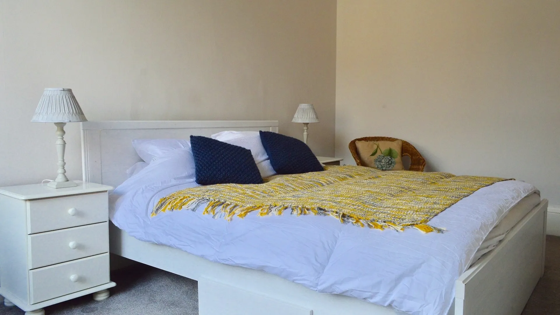 Spacious 3 Bedroom West End Flat エディンバラ 0*,