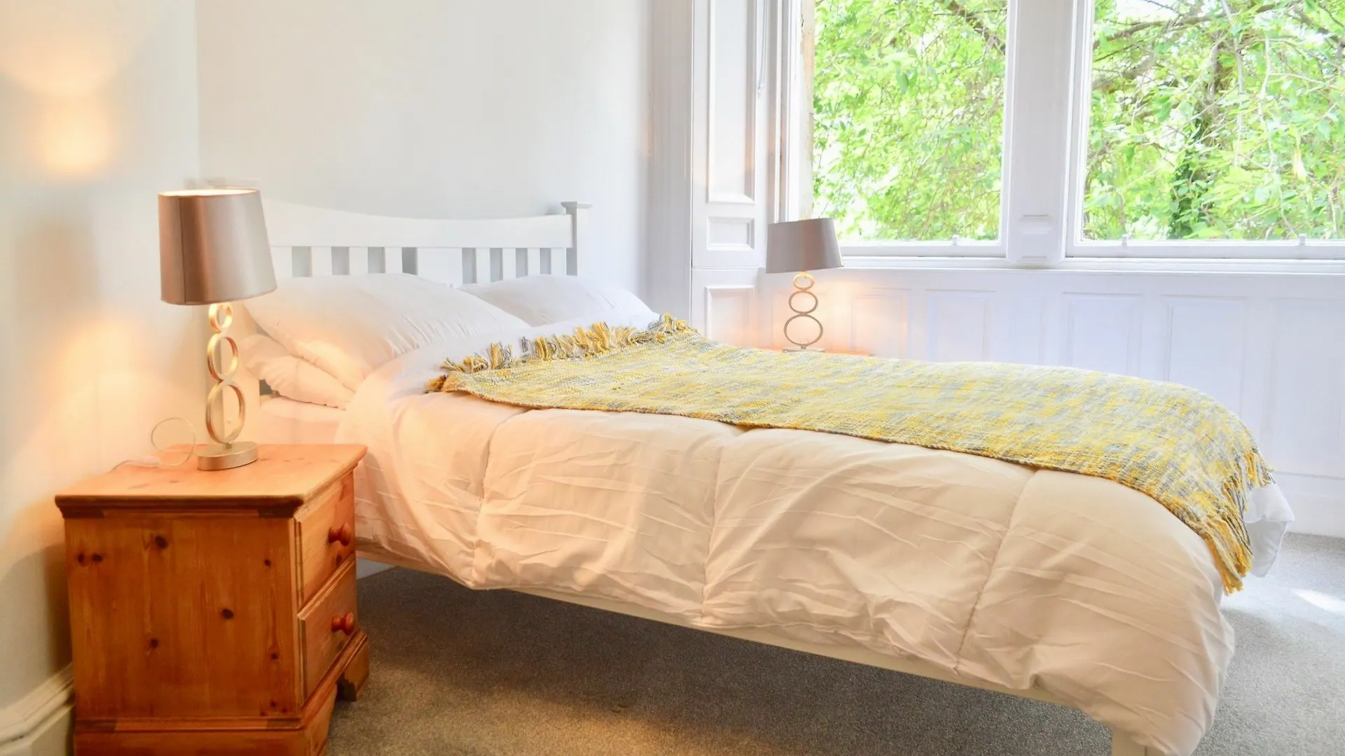 Spacious 3 Bedroom West End Flat Edinburgh